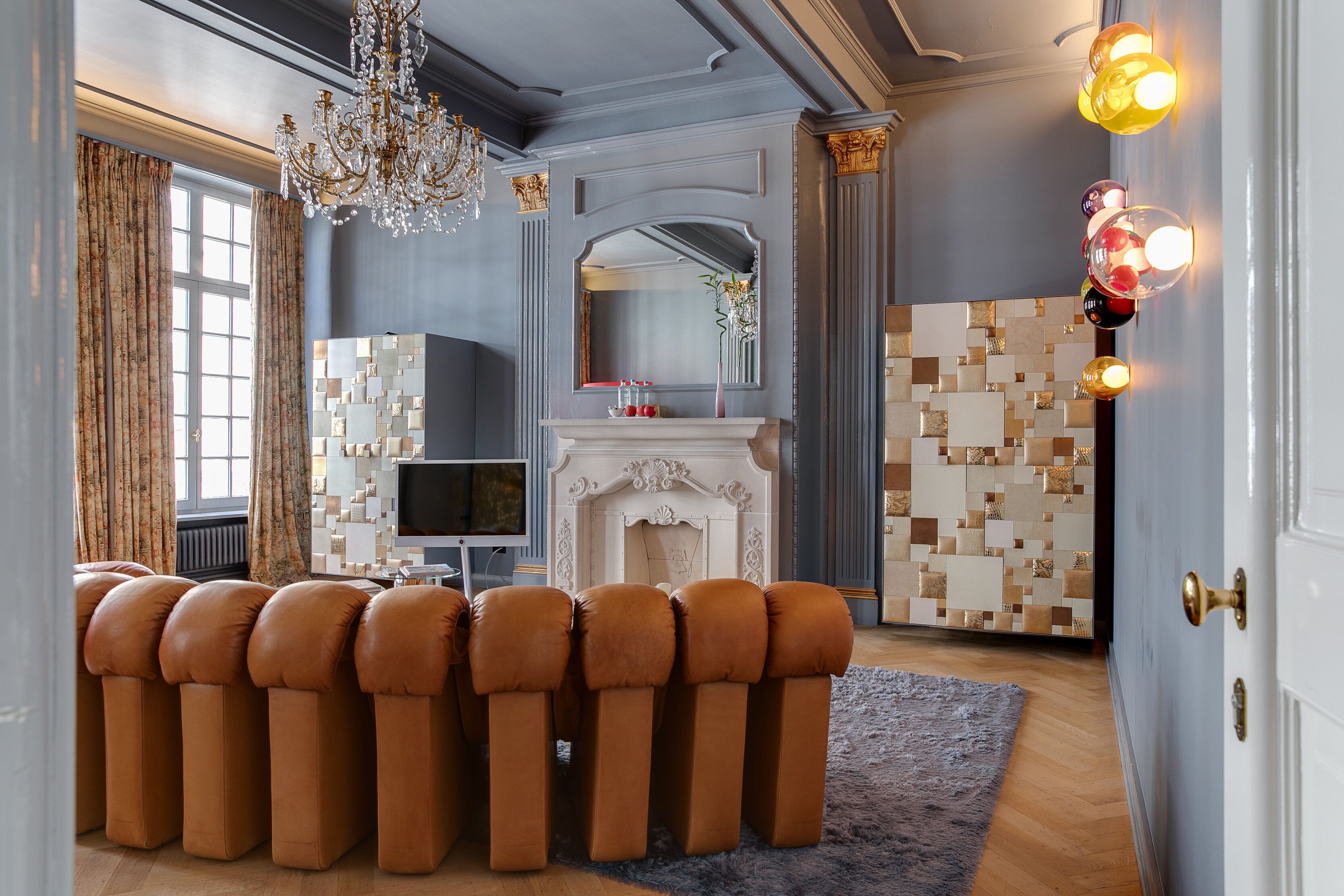 presidential suite | living area | tv, ipod dock