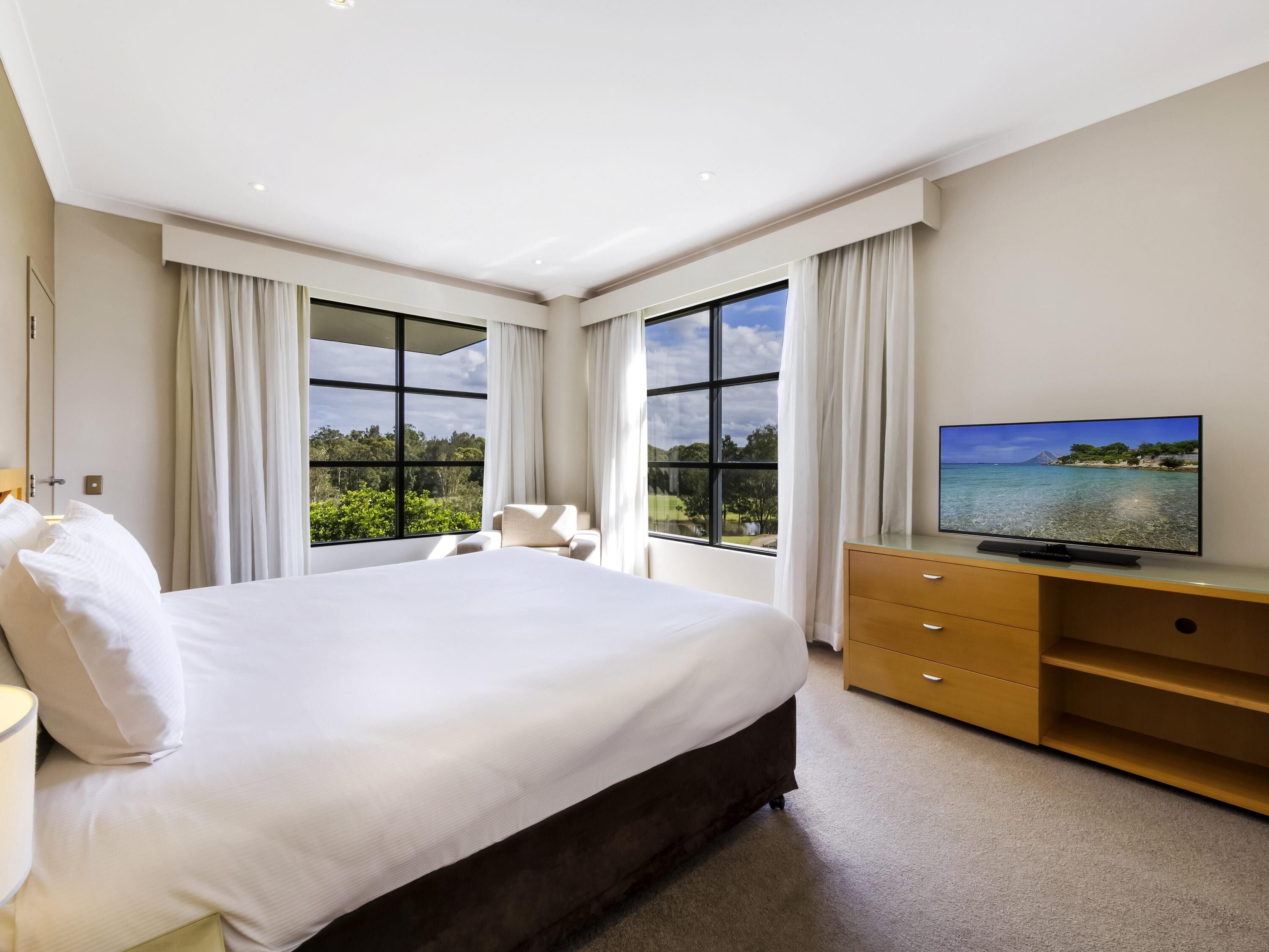 Room, 1 Queen Bed, Balcony (Privilege)