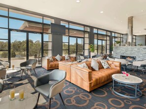 Breakfast, lunch, dinner served; golf course views - Mercure Kooindah Waters Central Coast (Wyong)