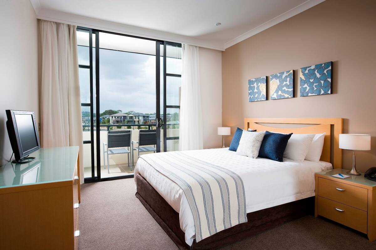 apartment, 1 bedroom | 1 bedroom, desk, iron/ironing board, free cots/infant beds