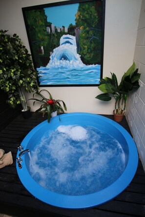 Bañera de hidromasaje privada