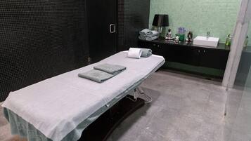 Vartalohoitoja, hierontapalveluita