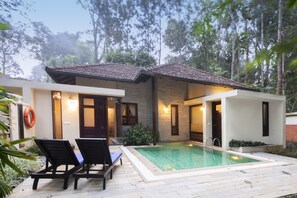 Presidential Suite | Courtyard view - Greenwoods Resort (Peermade)