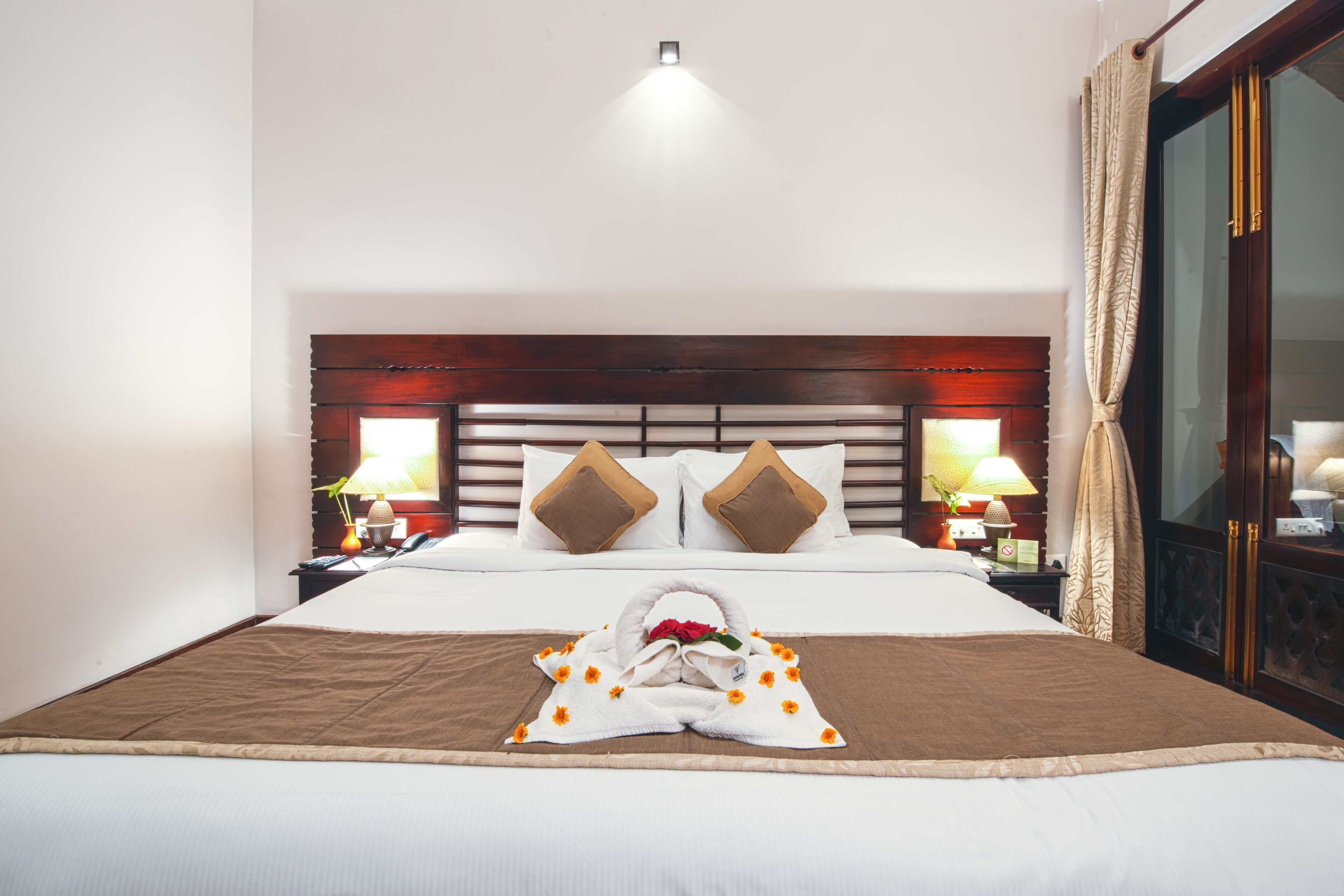 premium suite | 1 bedroom, premium bedding, minibar, in-room safe