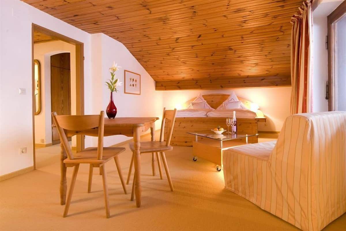 standard double room (theme) | individually decorated, individually furnished, free wifi