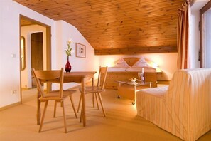 Standard Double Room (Theme) | Individually decorated, individually furnished, free WiFi - Landhotel Binderhausl (Inzell)