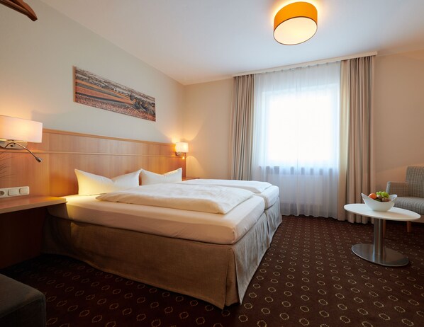 غرفة مزدوجة (Rotthal) | خزنة داخل الغرفة ومكتب وأسرّة أطفال/رضّع وواي فاي مجانًا