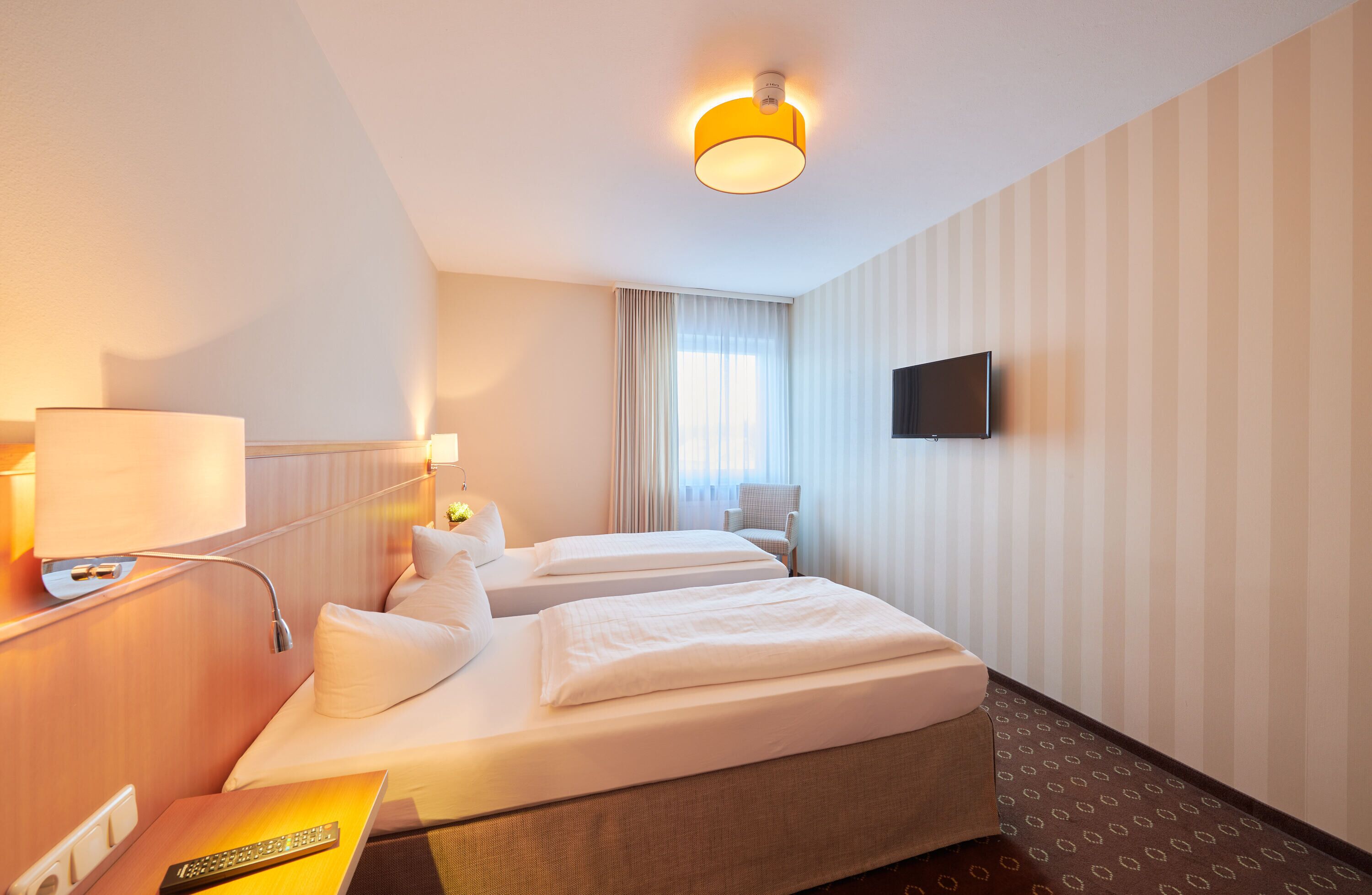 rotthal family room | in-room safe, desk, cots/infant beds, free wifi