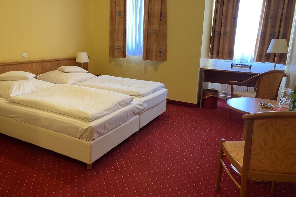 In-room safe, WiFi (free), bed sheets