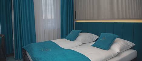 1 غرفة نوم وخزنة داخل الغرفة وواي فاي مجانًا وملاءات أسرّة