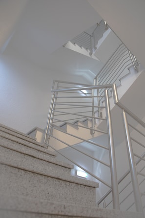 Corrimãos nas escadas