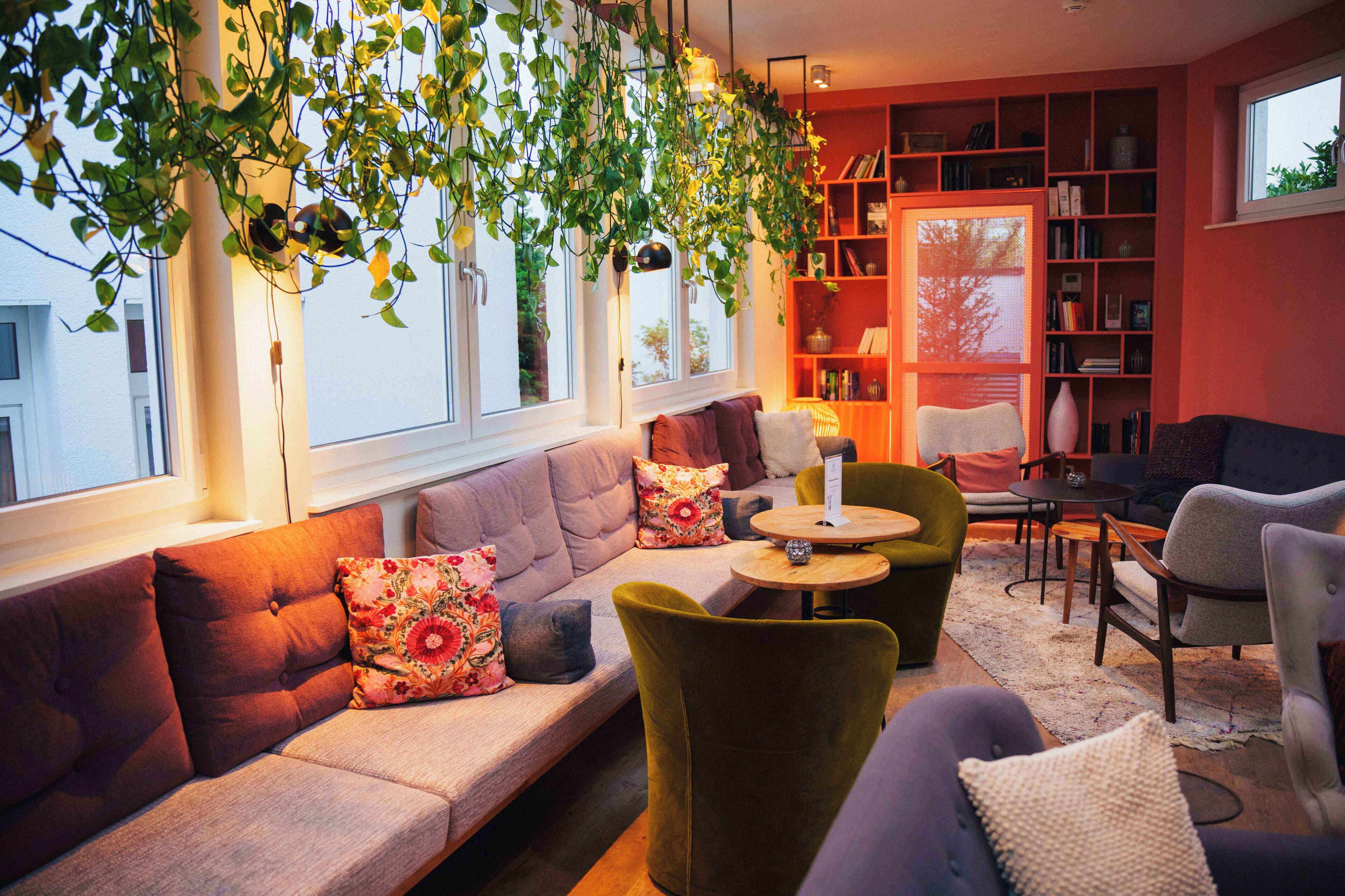 Lobby-Lounge, Speisen im Freien, täglich geöffnet