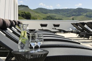 غرف معالجة الأزواج، ساونا، حوض استحمام ساخن، غرفة بخار، علاجات للجسم