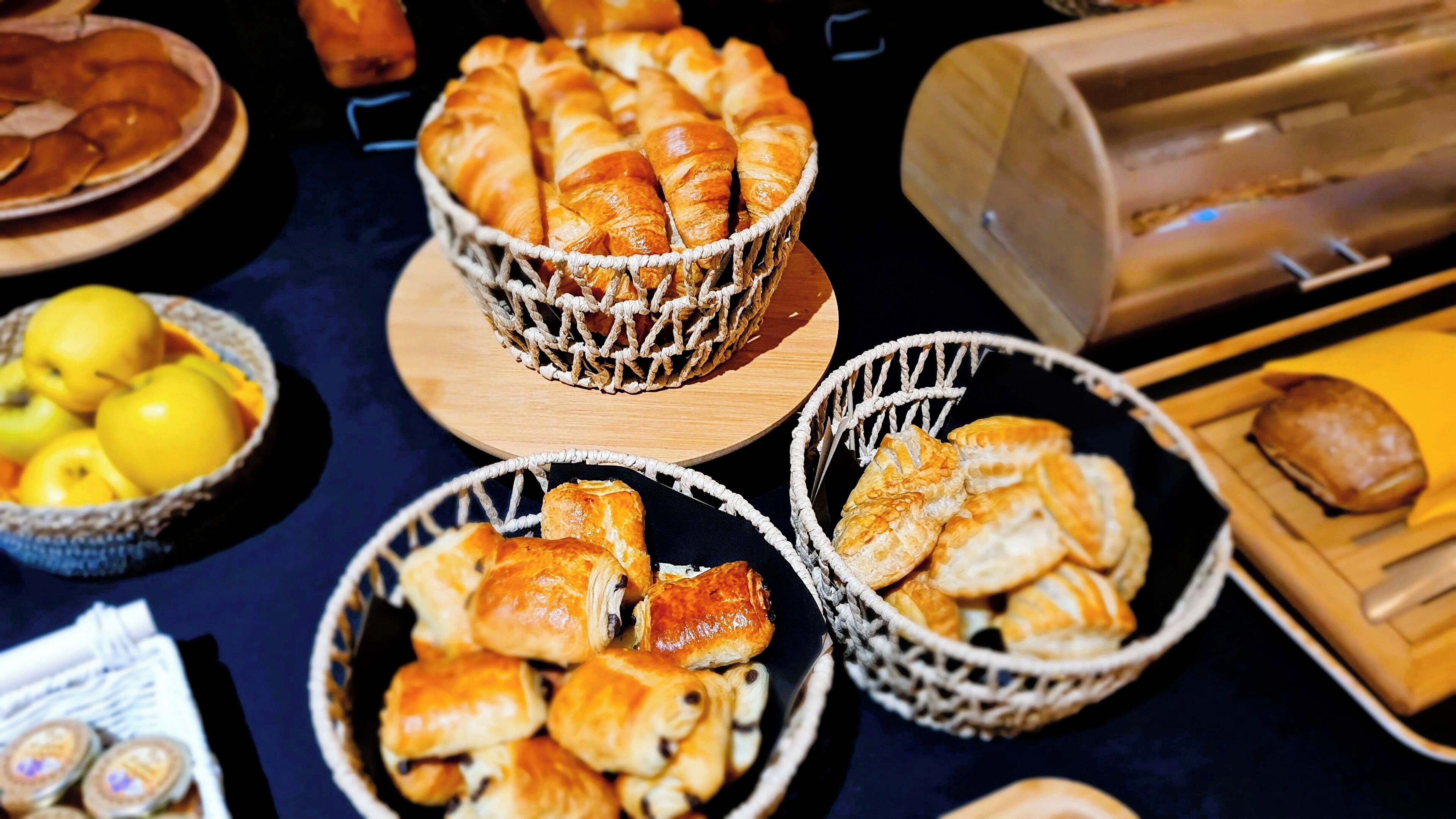 Daily buffet breakfast (EUR 13.50 per person)