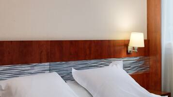 Comfort Room | Premium bedding, in-room safe, desk, laptop workspace