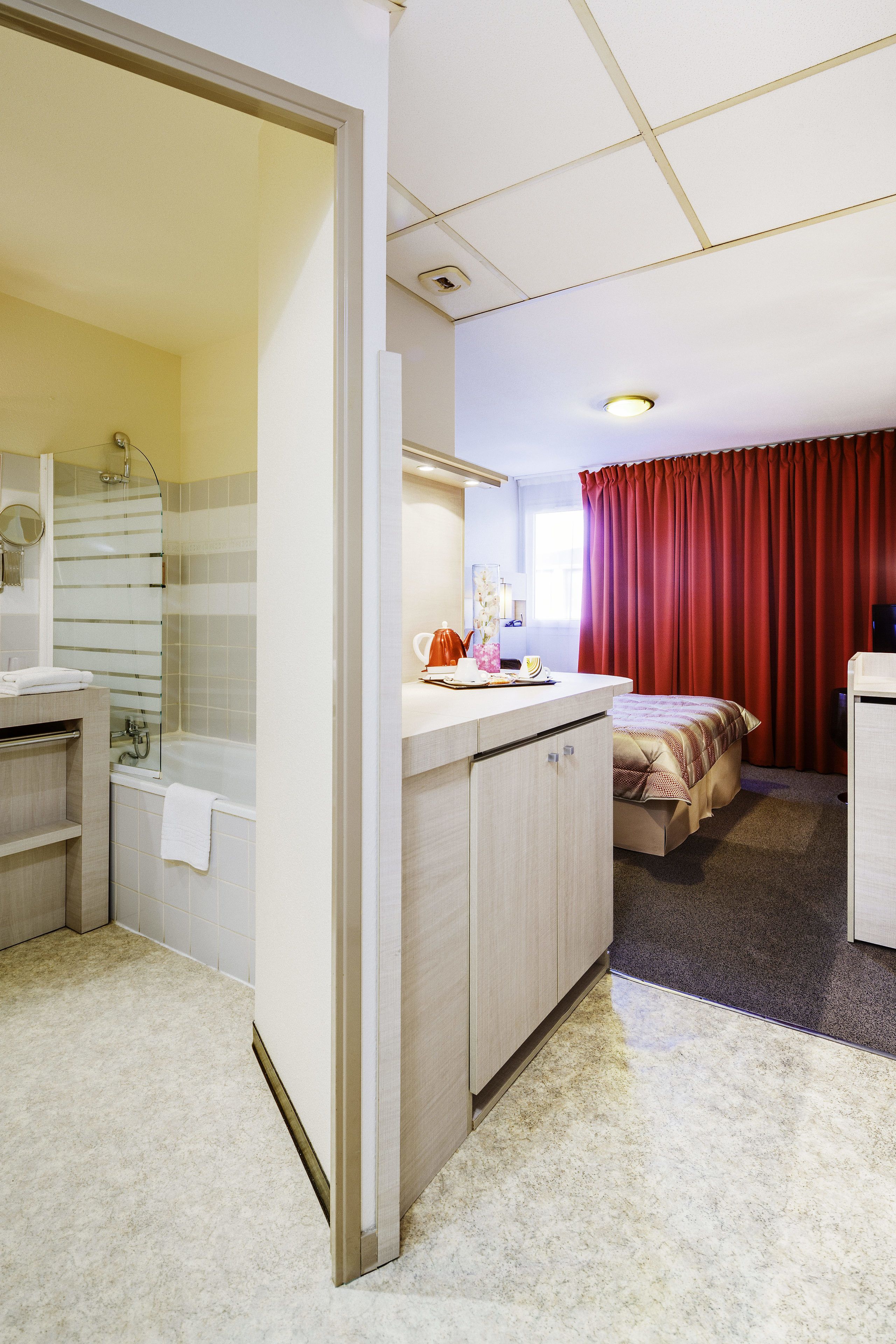 coffee/tea maker, electric kettle