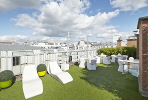 Sun deck