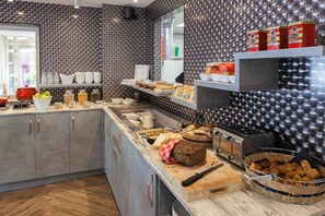 Daily continental breakfast for a fee - Best Western Hotel Den Haag (The Hague)