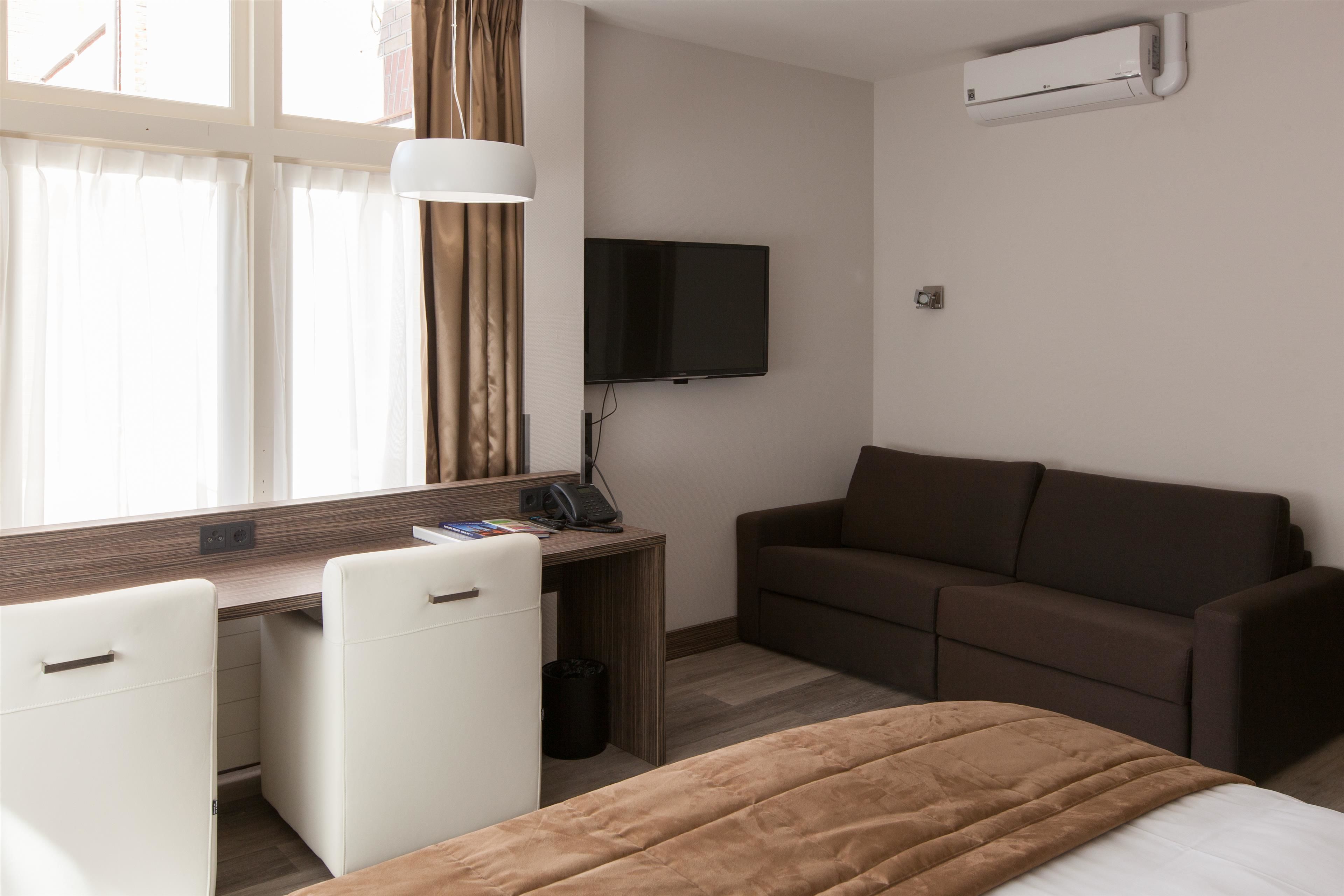 in-room safe, individually decorated, individually furnished, desk