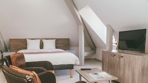 Studio – superior, 1 queensize-seng, badekar (Privilège) | Lydisolert, wi-fi (inkludert) og sengetøy