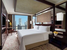 Horizon Club, Kamar Premier, 1 Tempat Tidur King | Seprai premium, minibar, brankas, dan meja kerja