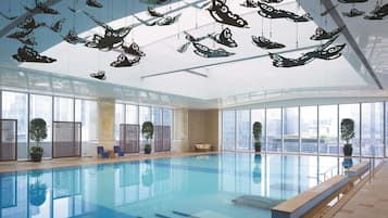 Indoor pool, sun loungers