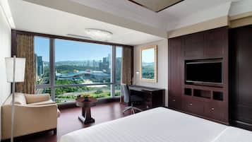 Premium bedding, minibar, in-room safe, desk