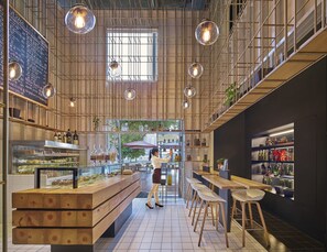 Snack bar