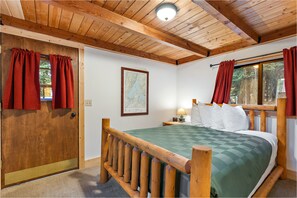 Forest Fox Bungalow | Pillowtop beds, individually decorated, individually furnished - Brundage Bungalows (McCall)