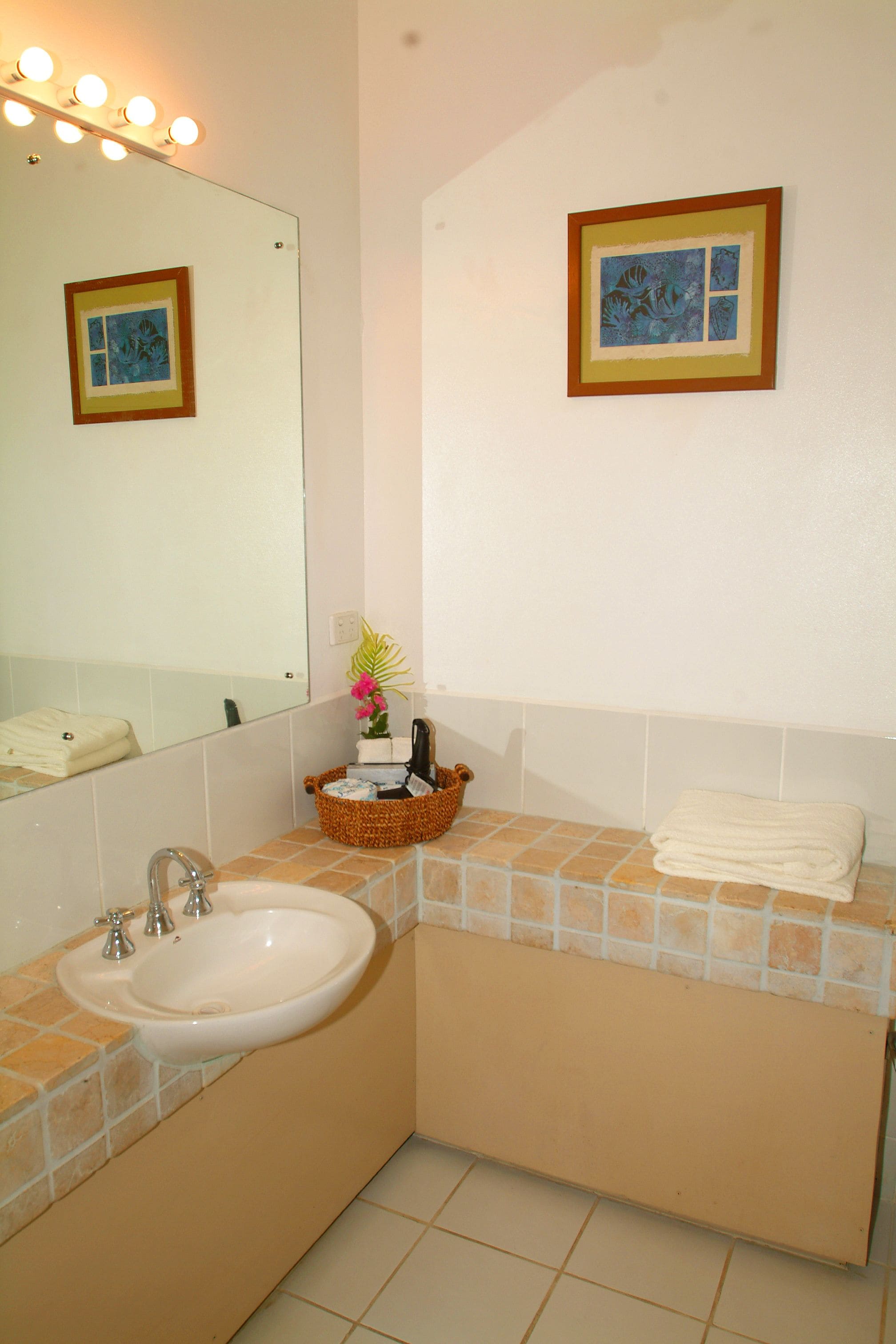 standard room | bathroom | shower, free toiletries, hair dryer, towels