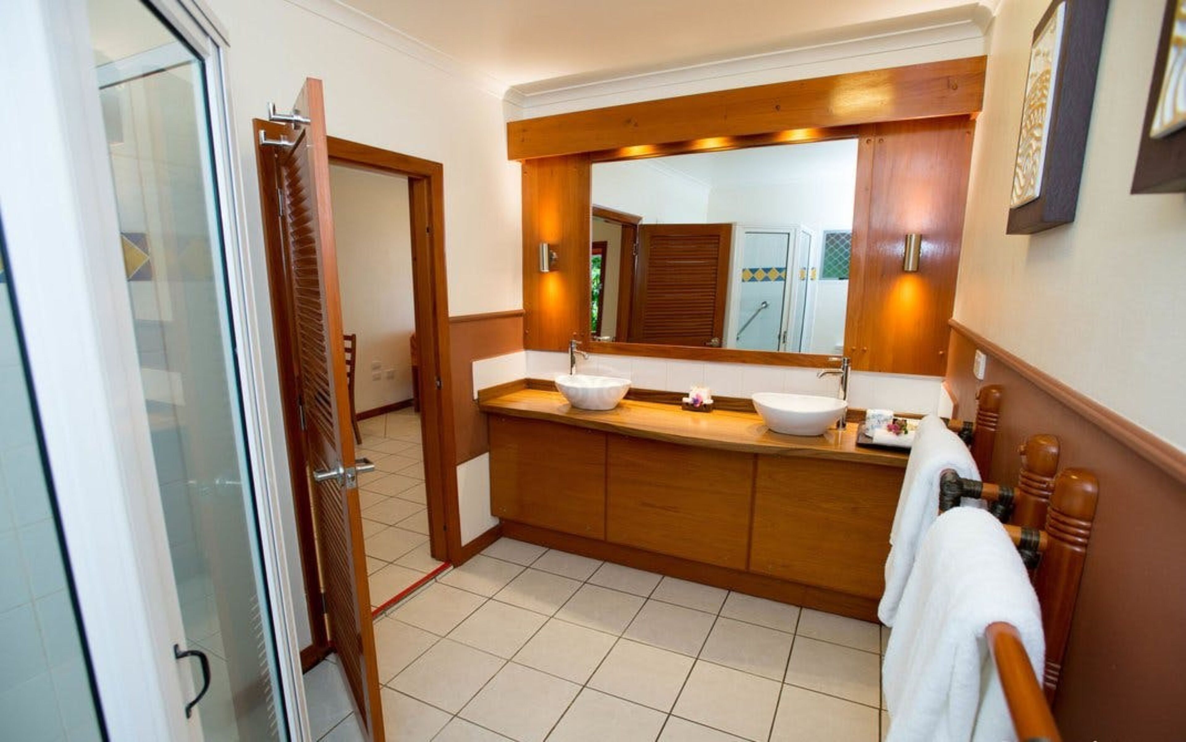 superior premium room | bathroom | shower, free toiletries, hair dryer, towels