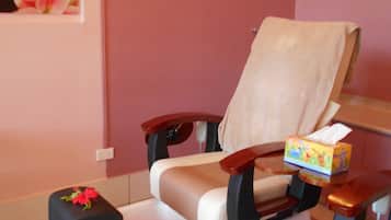 Body treatments, aromatherapy, body wraps, body scrubs, thalassotherapy