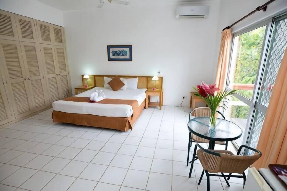 Peralatan tempat tidur premium, peti besi dalam bilik 