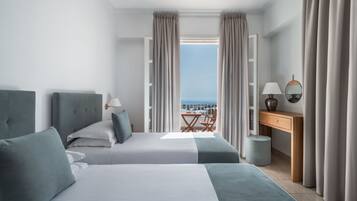 Chambre Double Classique, balcon (Village View) | Minibar, coffres-forts dans les chambres, Wi-Fi gratuit, draps fournis