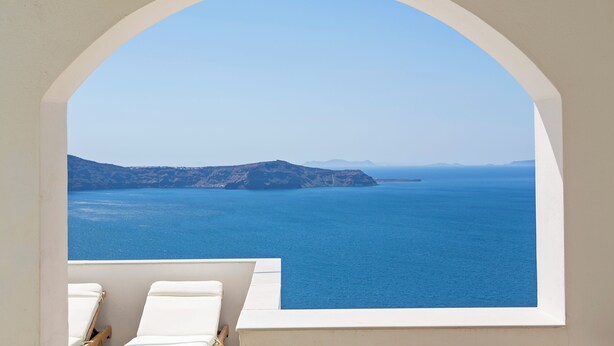 Seasonal outdoor pool - Atlantis (Santorini)
