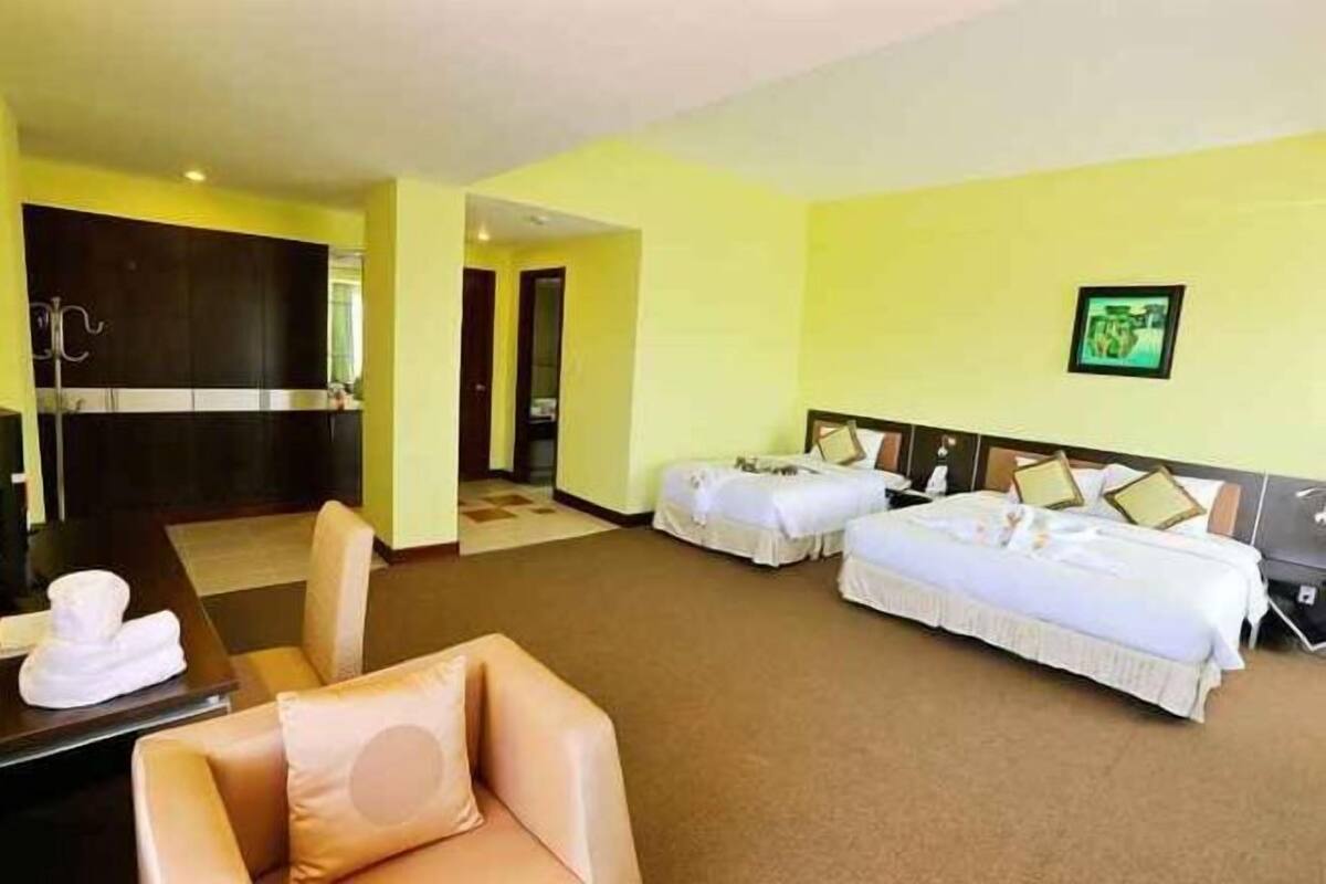 Minibar, in-room safe, desk, blackout drapes