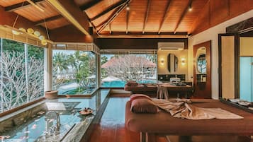 Sauna seca, banheira de hidromassagem, tratamentos corporais