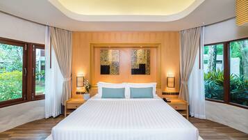 Hagevillaer | Minibar, safe på rommet, skrivebord og lydisolert