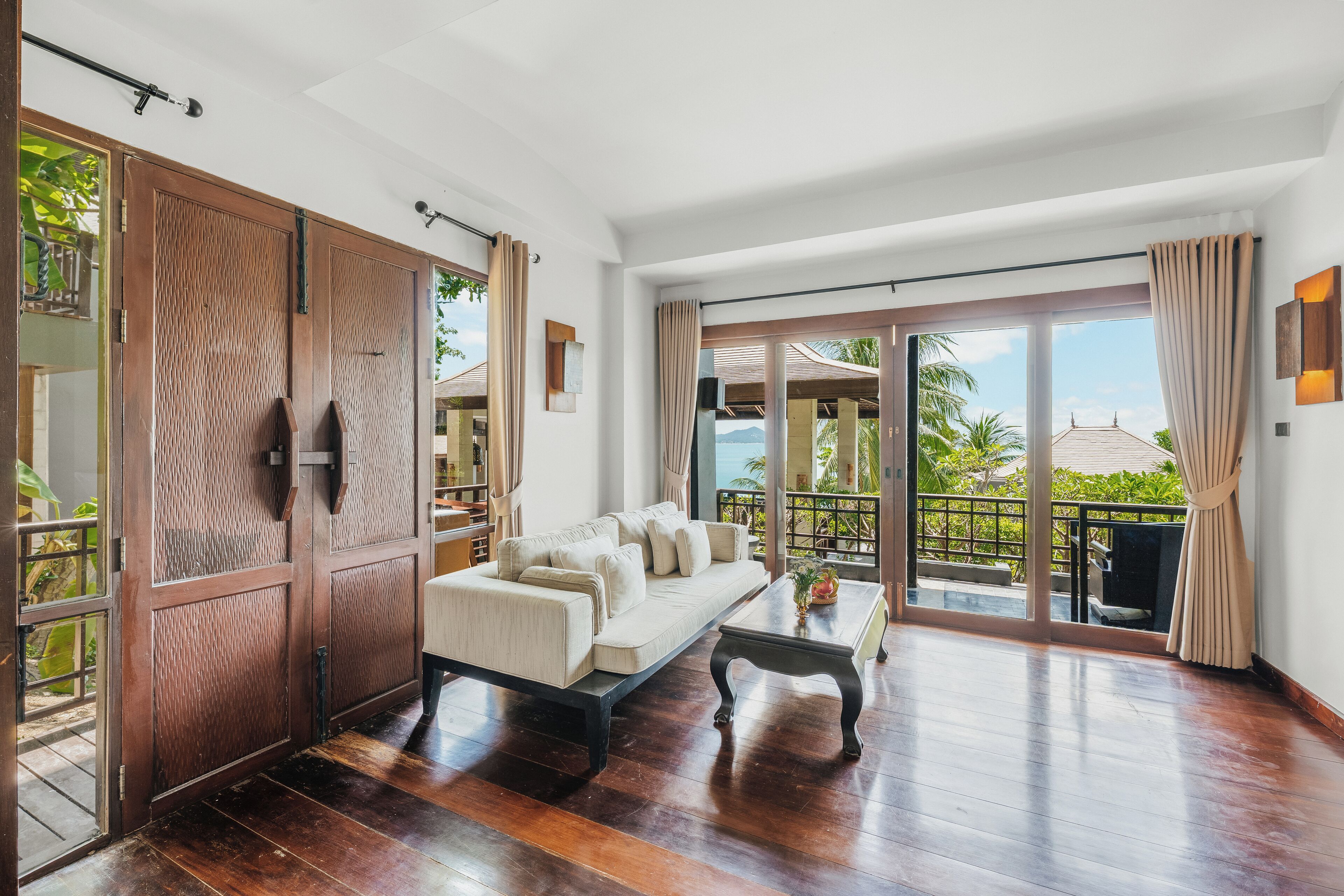 family room, 2 bedrooms | living area | tv, pay films