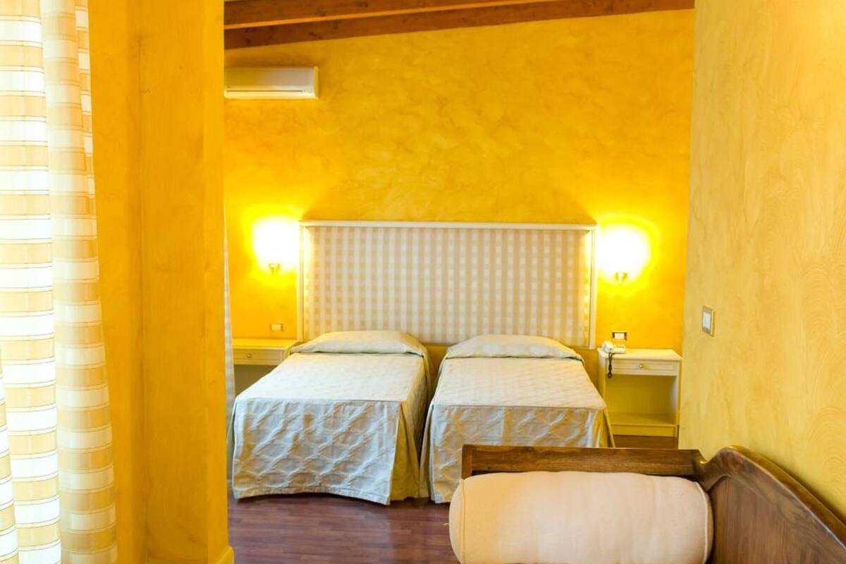 in-room safe, desk, free wifi, bed sheets