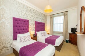 Bügeleisen/Bügelbrett, kostenloses WLAN, Bettwäsche