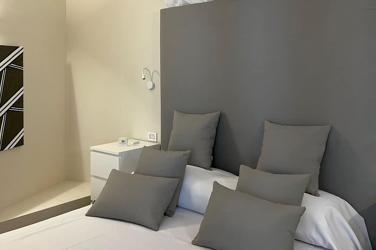 Suite Junior | 1 camera, biancheria da letto di alta qualità, copriletto in piuma