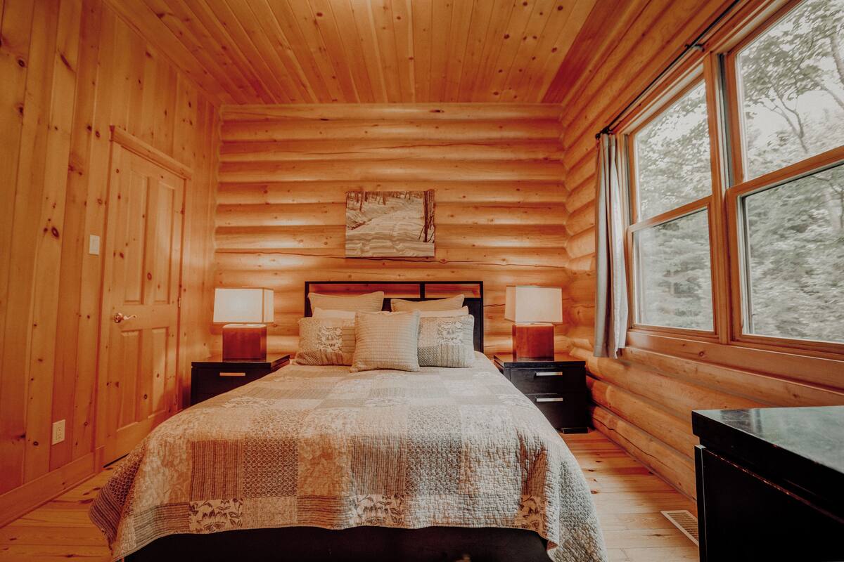 Fiddler Lake Resort Chalet 57 Lapin | 3 Schlafzimmer, hochwertige Bettwaren, individuell dekoriert