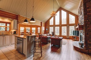 Standard-Chalet | Eigene Küche | Großer Kühlschrank, Mikrowelle, Ofen, Herdplatte