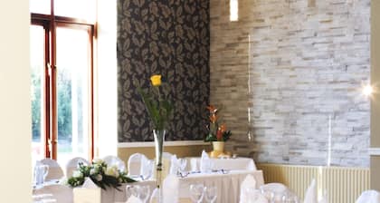 Farmers Kitchen Hotel
