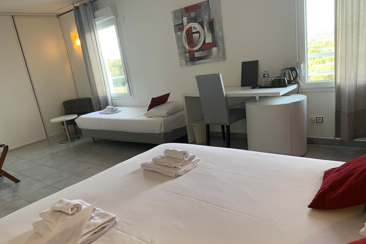 Premium bedding, minibar, in-room safe, desk