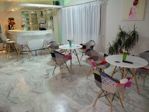 Snack bar