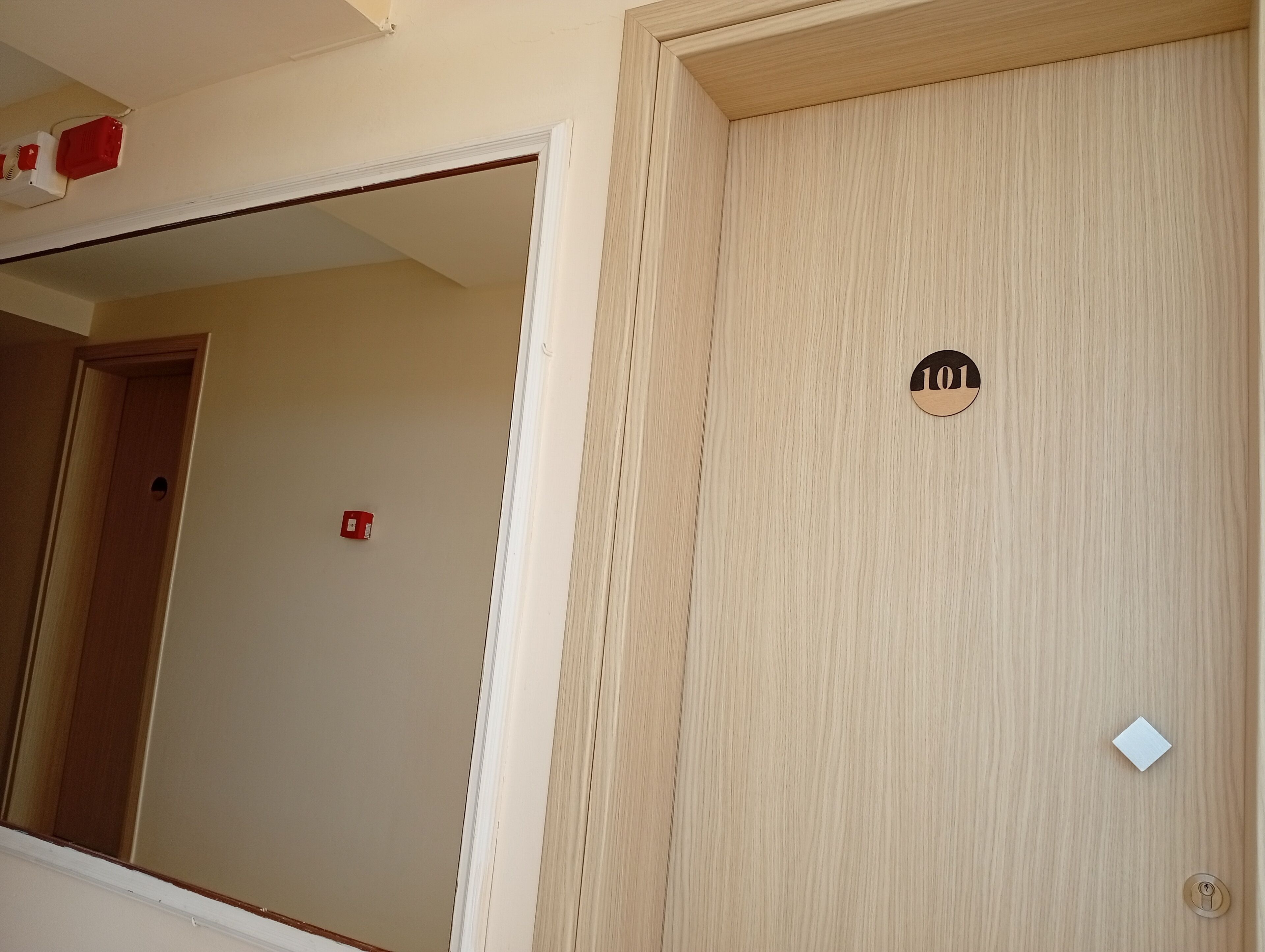 Foto - Leonidas Hotel & Studios