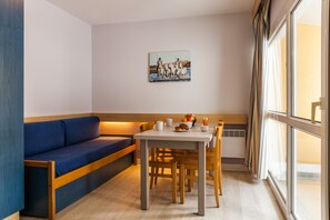 Televisión de pantalla plana 101 cm con canales de televisión por cable