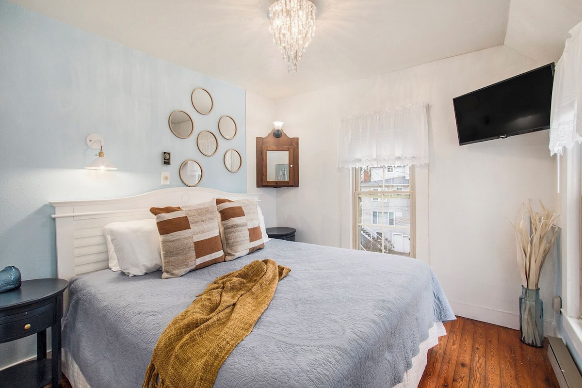 Habitación (Low) | 1 habitación, decoración personalizada y muebles diferentes